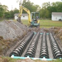 Монтаж дренажного поля каналізації